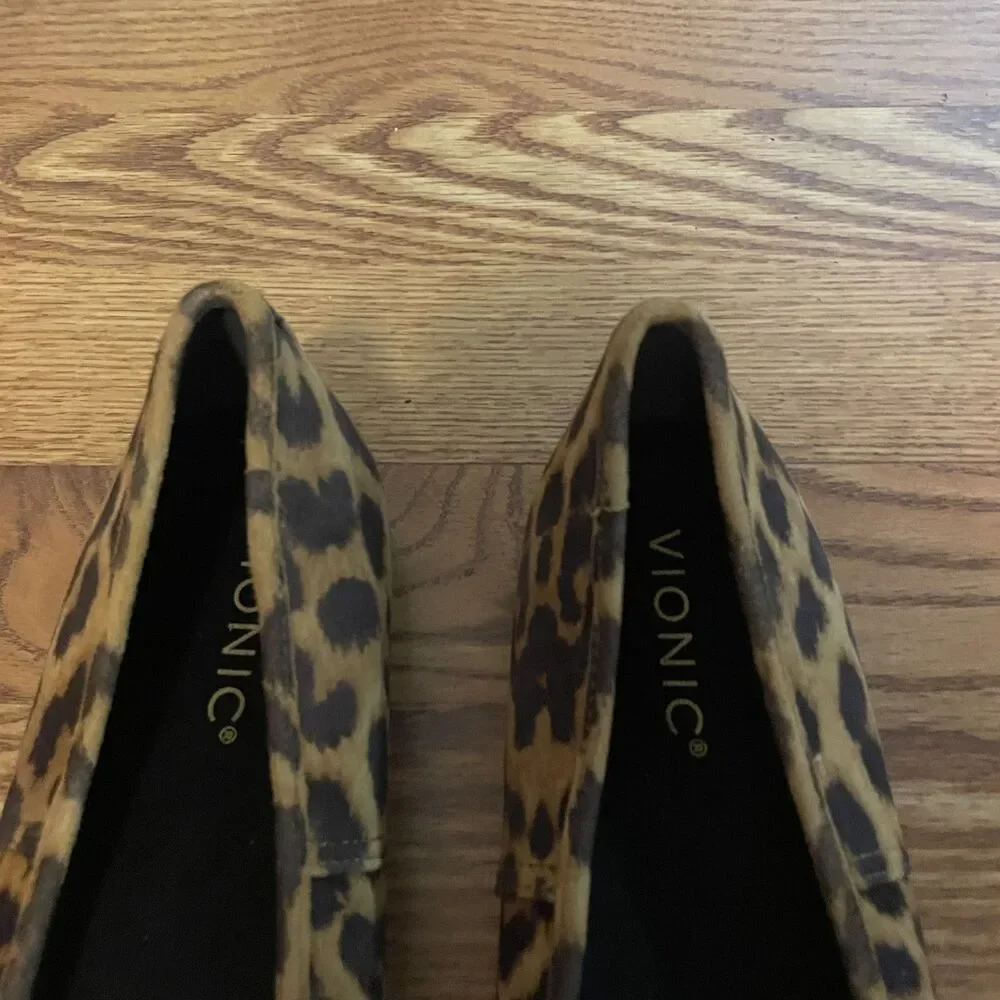 Vionic Brown Leopard Print Women Comfort Flats  7.5Orthotic Support Slip On Shoe